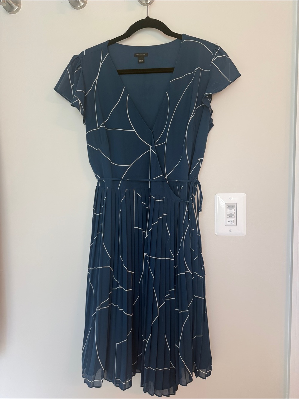 Ann Taylor Teal Blue & White Wrap-Style Pleated Midi Dress